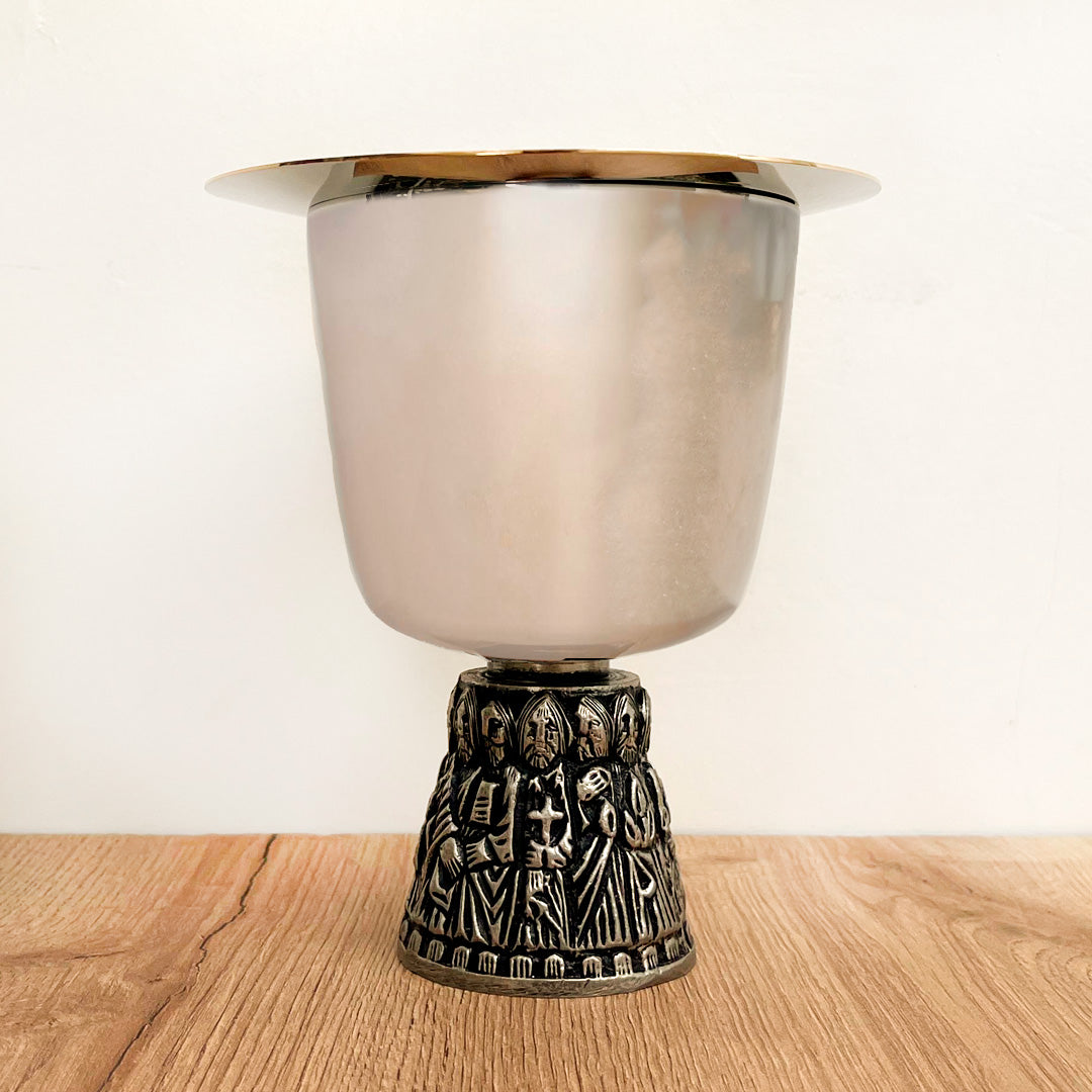 Cáliz Niquelado con Interior Dorado y Base con Escena de la Última Cena – 15 cm – VII Sacramentos Colombia