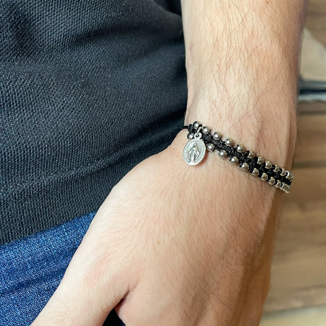 Pulsera Tejida con Balines de Acero y Medalla de la Virgen Milagrosa – VII Sacramentos Colombia