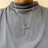 Cadena de Plata con Dije de Cruz Engastado – 50 cm