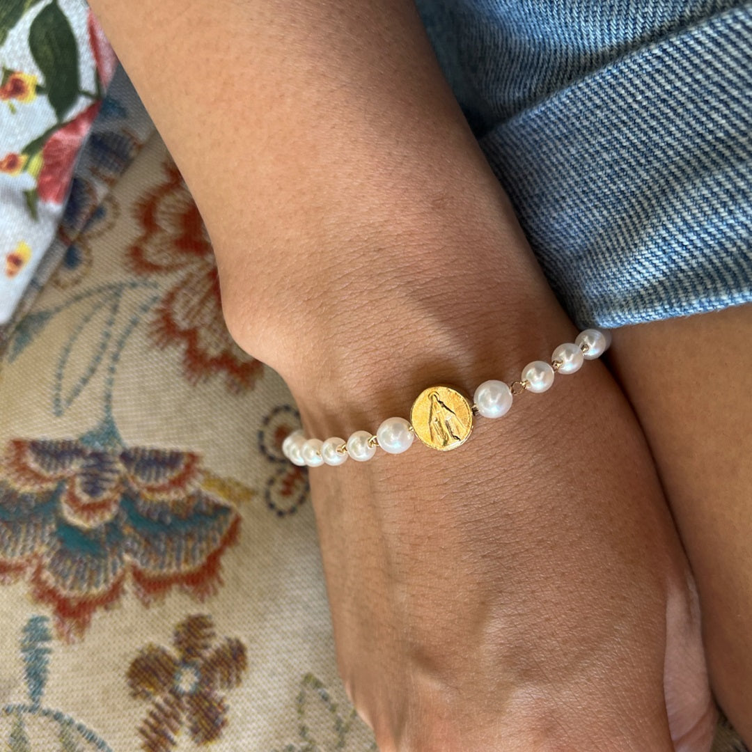Pulsera de Perlas con Medalla de la Virgen Milagrosa – VII Sacramentos Colombia