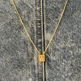 Escapulario en Oro Laminado Pequeño – Virgen del Carmen y Sagrado Corazón