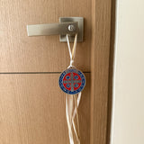 Medalla de San Benito Resinada Azul y Rojo – 7.5 cm con Oración de Bendición y Protección del Hogar