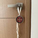 Medalla de San Benito Resinada Negro y Rojo – 7.5 cm con Oración de Bendición y Protección del Hogar