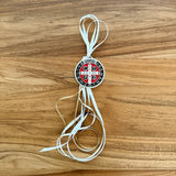 Medalla de San Benito Resinada Negro y Rojo – 7.5 cm con Oración de Bendición y Protección del Hogar