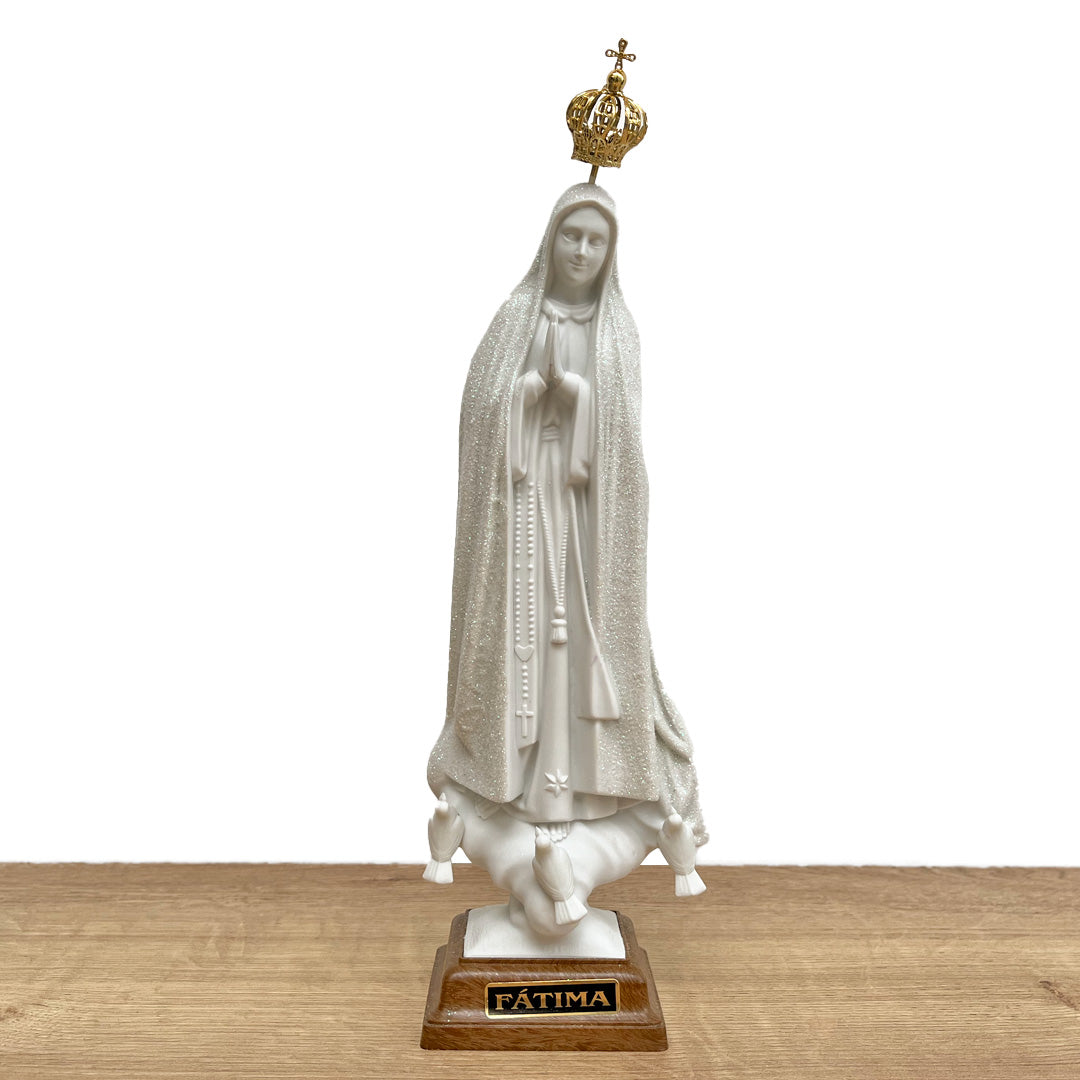 Estatua de la Virgen de Fátima Simple con Manto Escarchado - 28 cm (11”) – VII Sacramentos Colombia