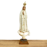 Estatua de la Virgen de Fátima con Manto en Tono Blanco y Detalles Escarchados - 50 cm (19.6”)