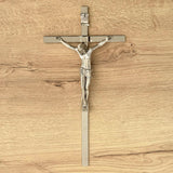 Cristo Metal Plateado – 36 cm x 18 cm (14.2" x 7.1") – VII Sacramentos Colombia
