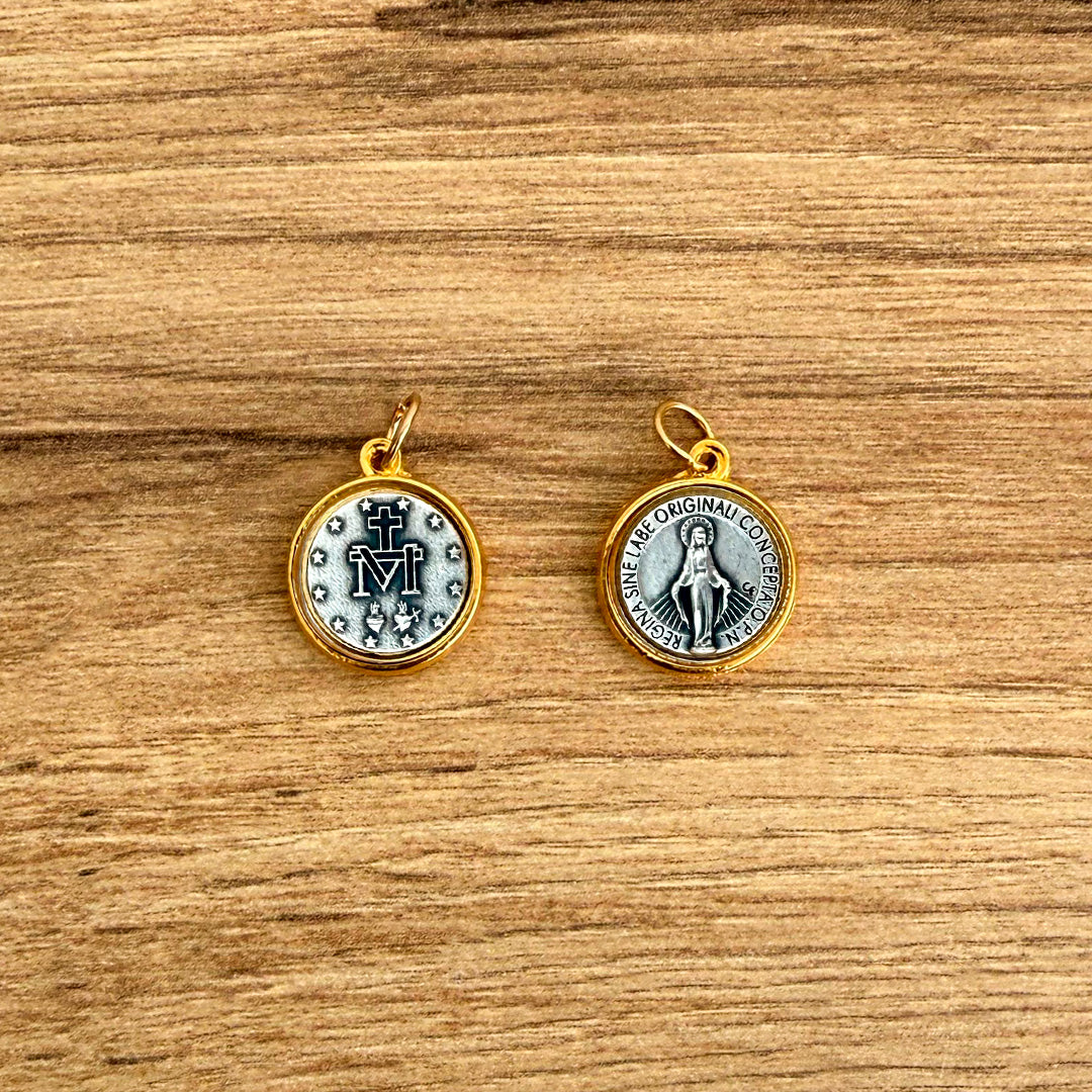 Medalla Italiana de la Virgen Milagrosa Bicolor 1.6CM – VII Sacramentos Colombia