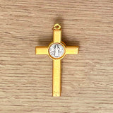 Cristo de San Benito Italiano en Zamak Dorado Cuadrado – VII Sacramentos Colombia