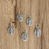 Paquete por 5 Medallas de la Virgen de Guadalupe y Jesús de la Misericordia – VII Sacramentos Colombia