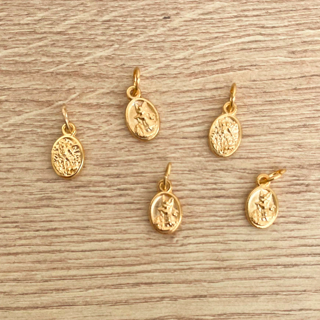 Paquete por 5 Medallas de San Miguel Arcángel y Ángel de la Guarda Dorada – VII Sacramentos Colombia