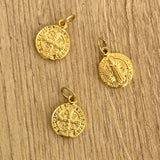 Paquete por 3 Medallas de San Benito Dorada 1.4cm – VII Sacramentos Colombia