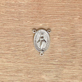 Crucero de la Virgen Milagrosa Plateado 2.1cm