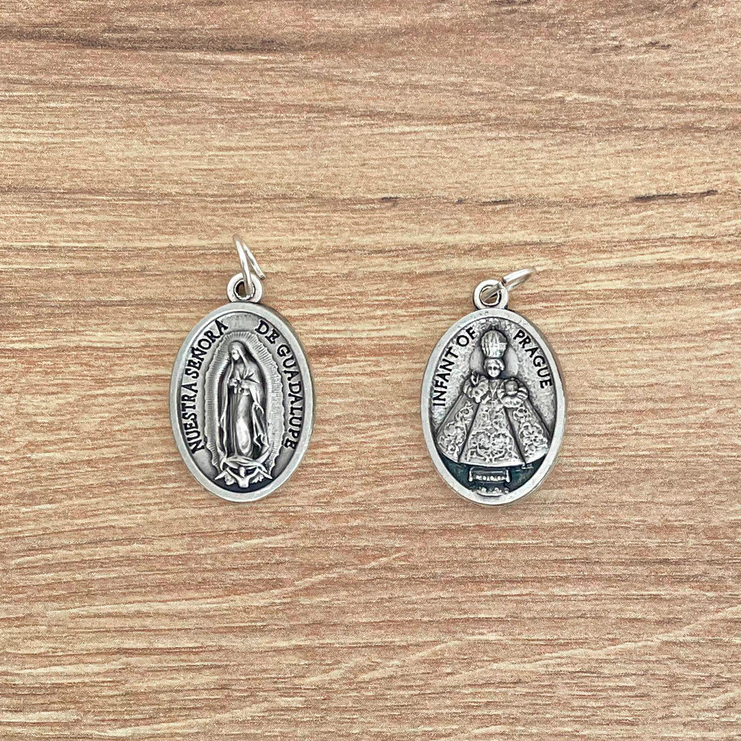 Medalla Italiana Ovalada de la Virgen de Guadalupe y Niño Jesús de Praga – VII Sacramentos Colombia