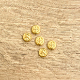 Pasador Grano x 5 Unidades con Baño en Oro: San Benito