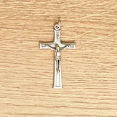Cristo o Cruz en Zamak Sencilla – VII Sacramentos Colombia
