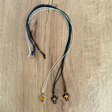 Cruz en Madera de Olivo con Bordes de Colores