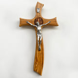 Cruz de Madera de Olivo con Cristo y Medalla de San Benito – 32 cm – VII Sacramentos Colombia