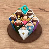 Pesebre Armable de 9 Piezas con Base de Madera - Estilo Infantil