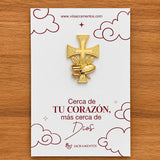Pin metalico dorado insignias de Emaus - Retiro de Emaus