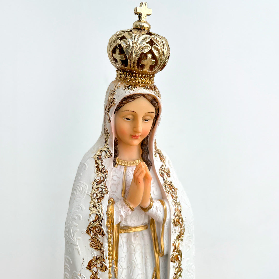 Estatua de la Virgen de Fátima 30cm Dorada