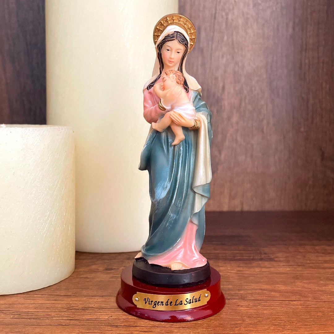 Estatua de la Virgen de la Salud Base Madera 12.5cm