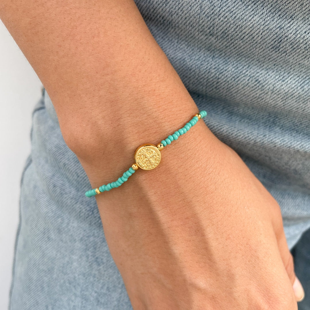 Pulsera Uni Mostacilla con Medalla de San Benito – VII Sacramentos Colombia
