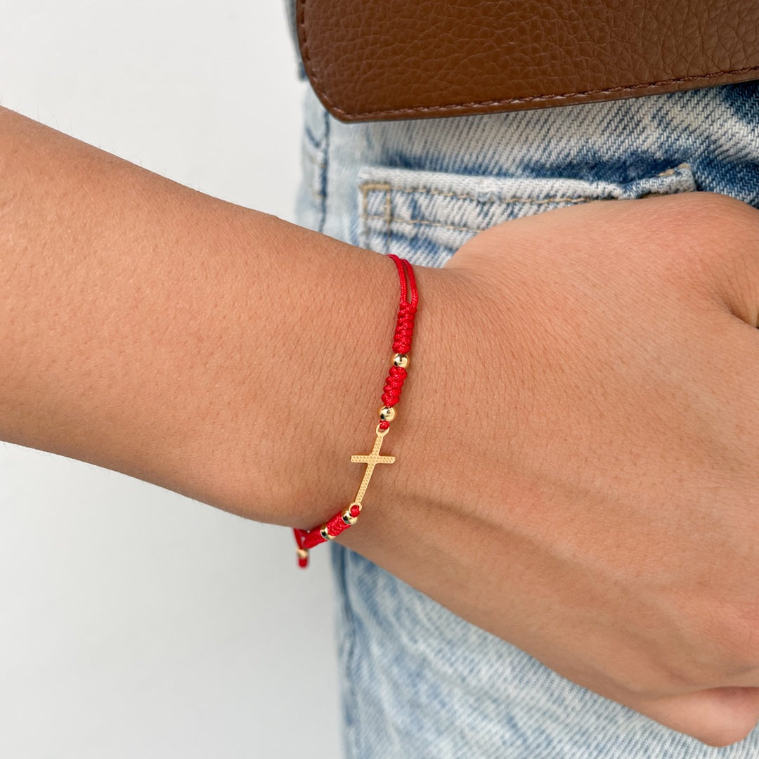 Pulsera de Hilo con Cruz Dorada