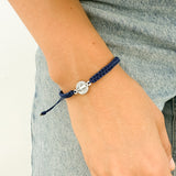 Pulsera Tejida con Medalla de San Benito Pequeña