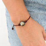 Pulsera de Hilo con Medalla Resina