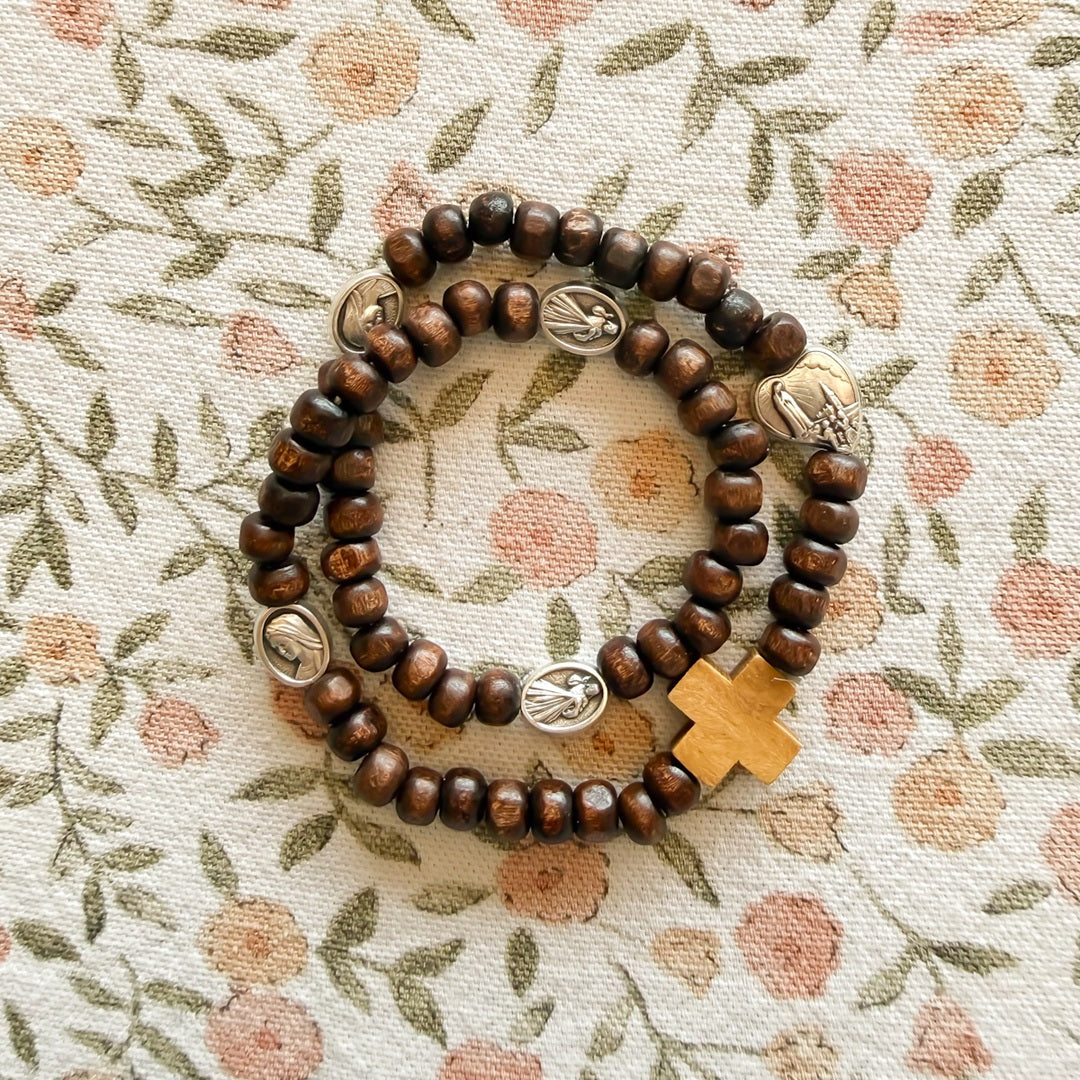Pulsera de Rosario en Madera Oscura con Elástico Pequeño