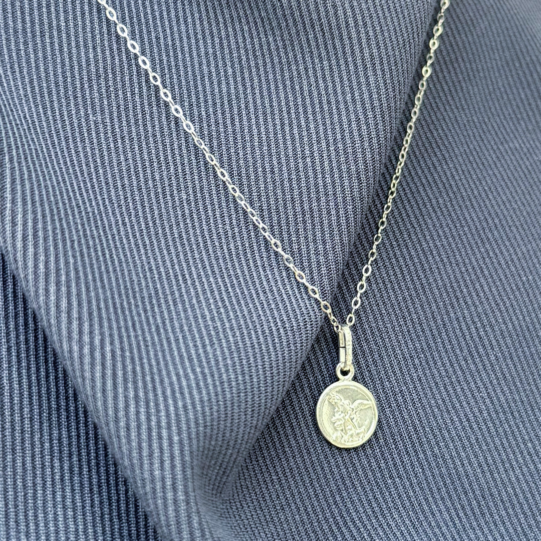 Cadena de plata 925 con medalla de San Miguel Arcángel 50 cm joya religiosa de protección– VII Sacramentos Colombia