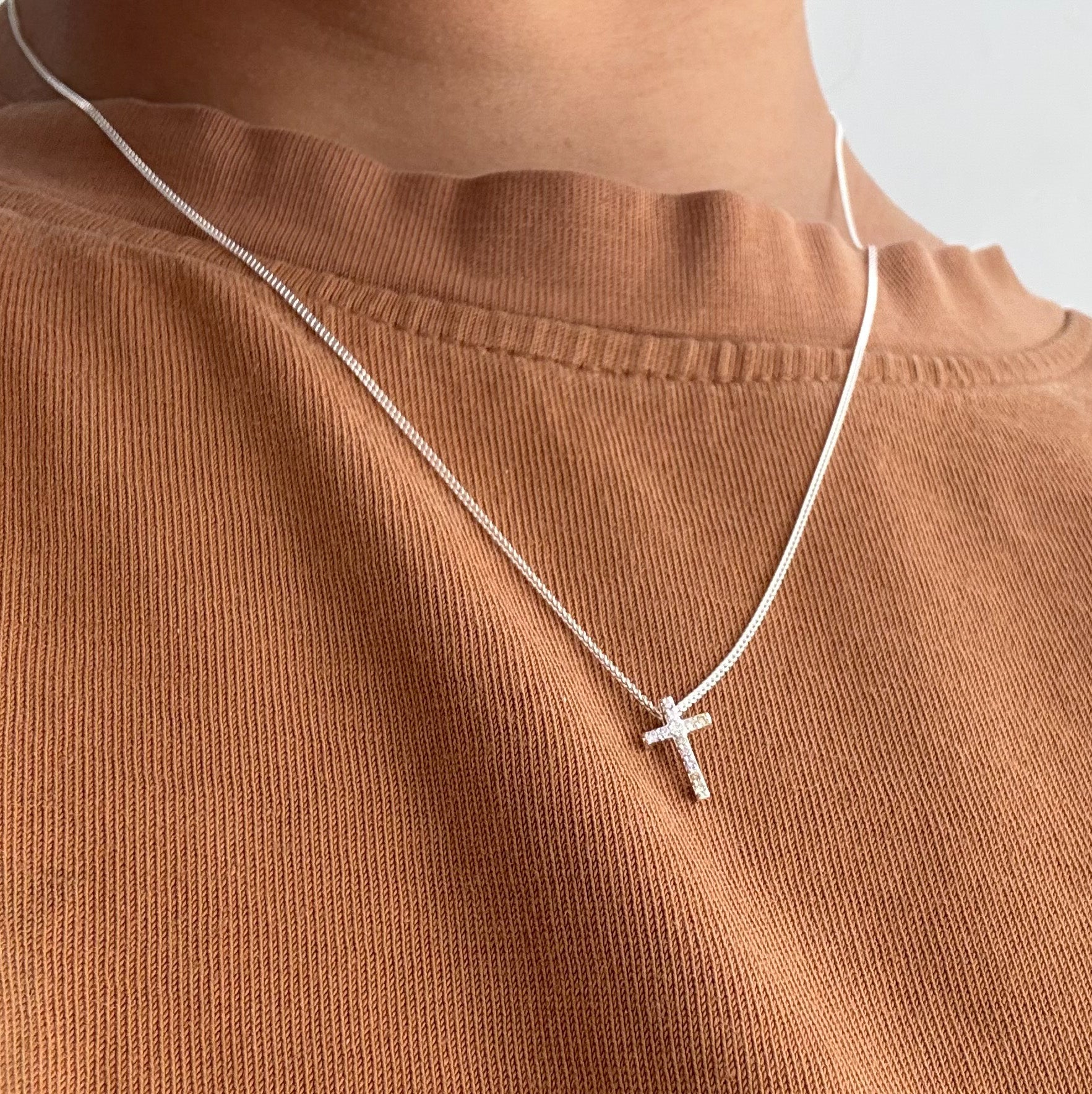 Cadena de Plata con Medalla de Cruz Engastada – 44 cm – VII Sacramentos Colombia