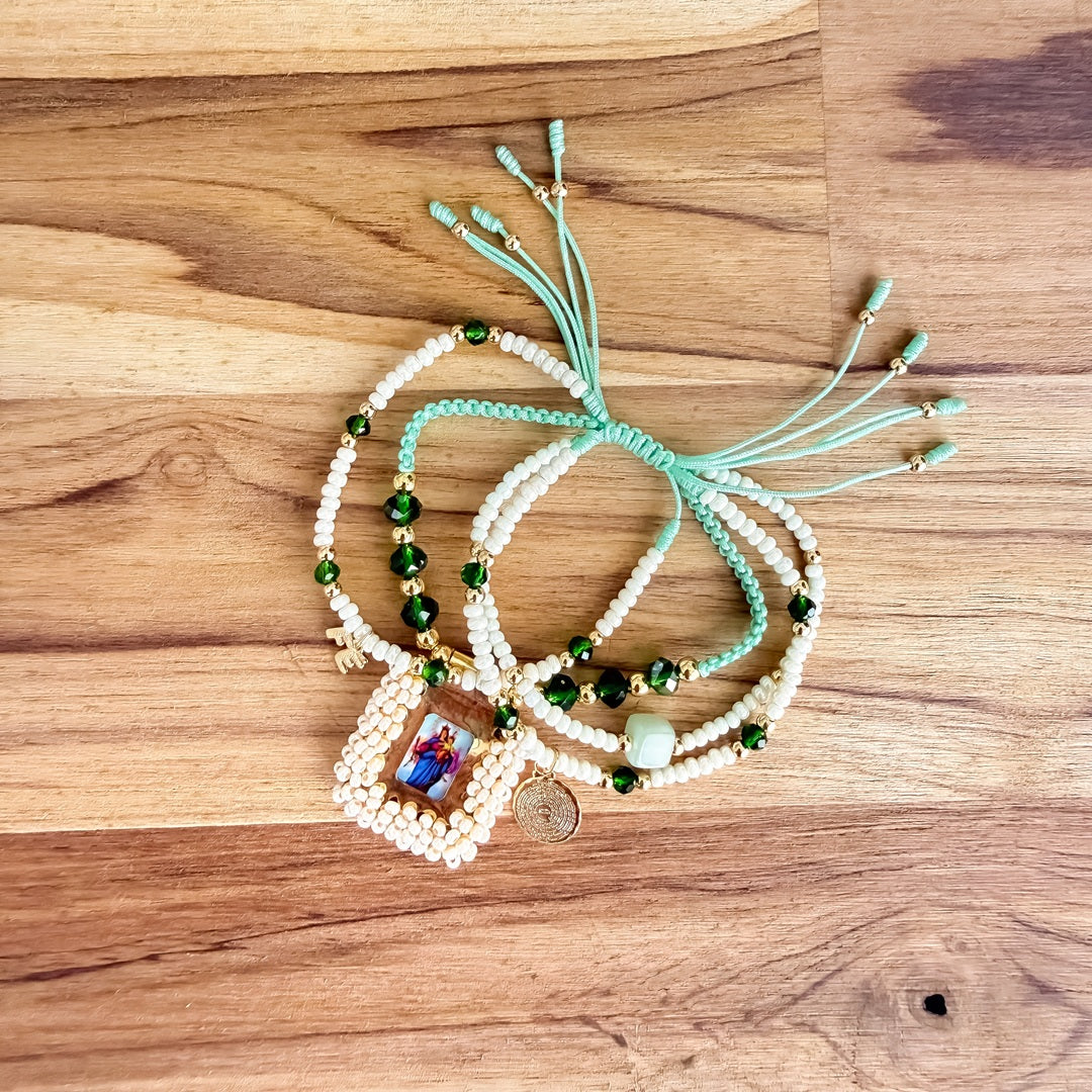 Pulsera Escapulario Verde Menta con Mostacillas y Dijes de Fé - VII Sacramentos Colombia