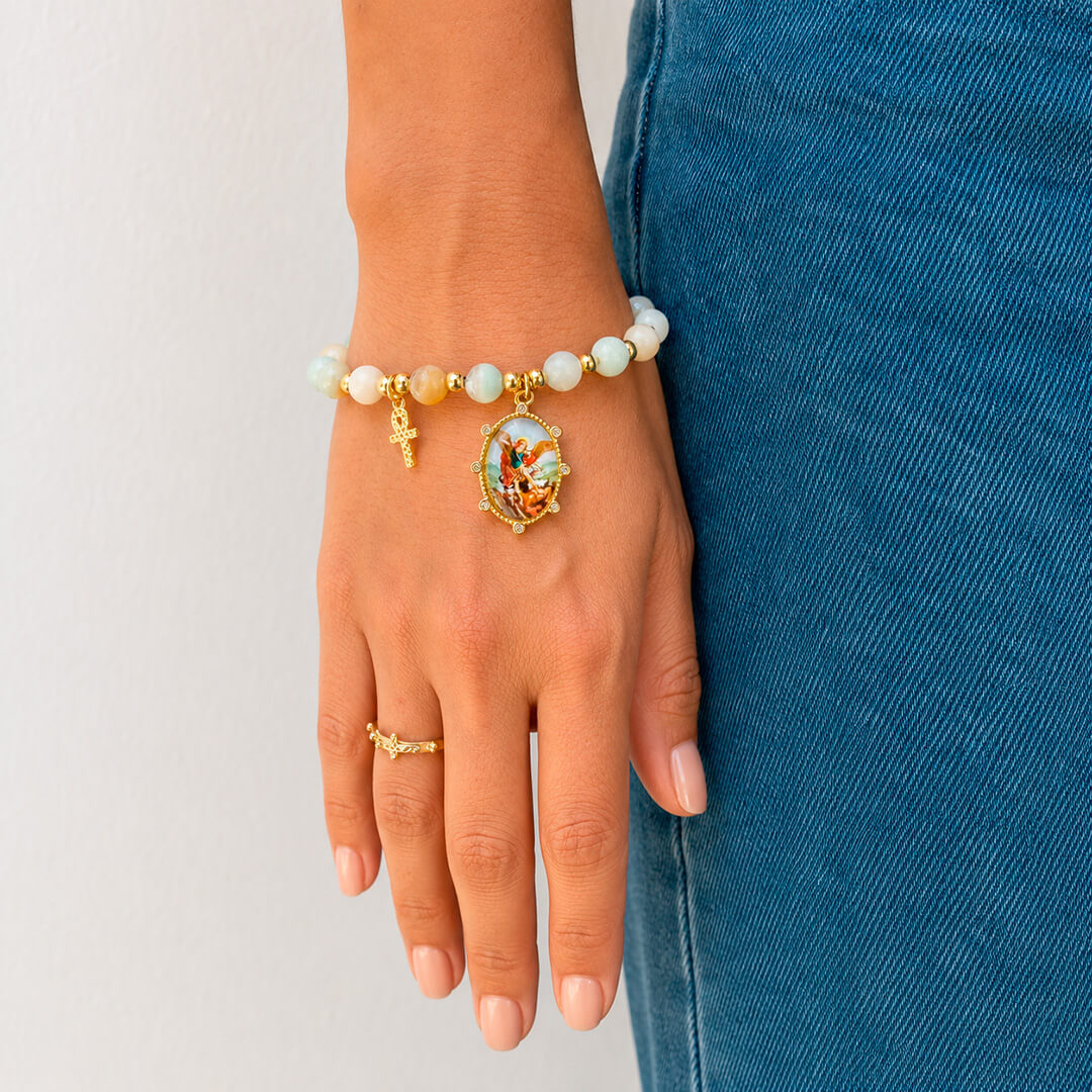 Pulsera Piedra Natural San Miguel Arcángel con Cruz Dorada