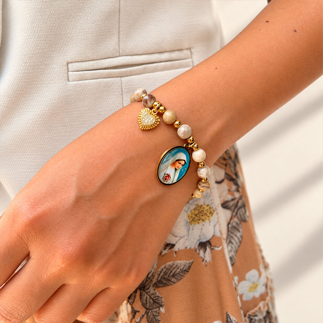 Pulsera Piedras Naturales Virgen de Fátima con Dije Corazón