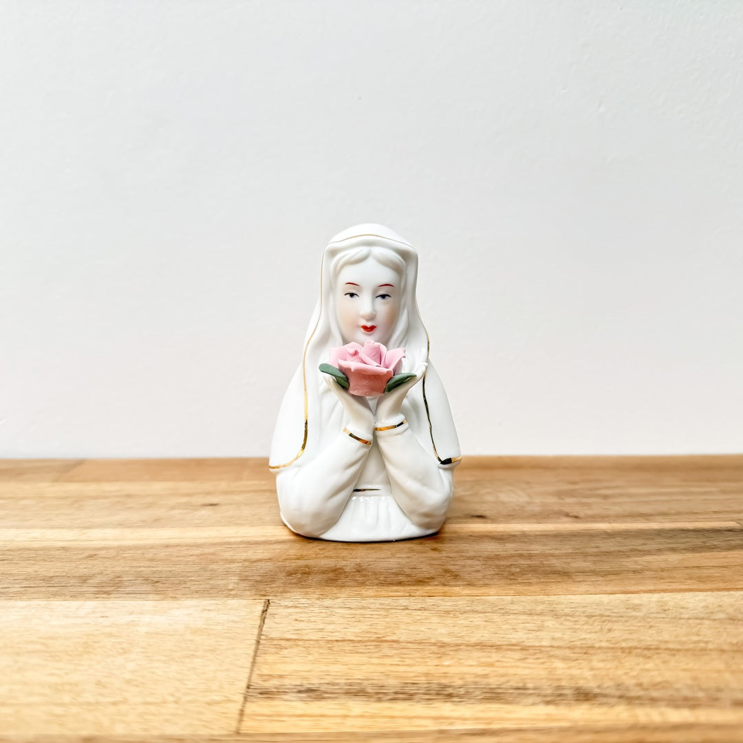 Imagen Virgen Rosa Mística en Porcelana con Rosa (Sin Luz) - VII Sacramentos Colombia