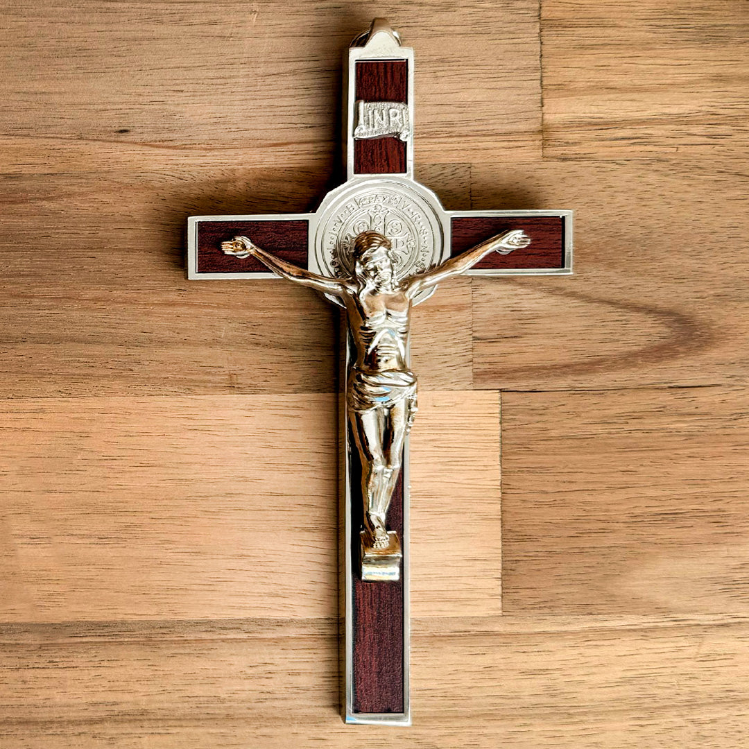 Adorno Cristo San Benito – 18.5 cm x 9.5 cm