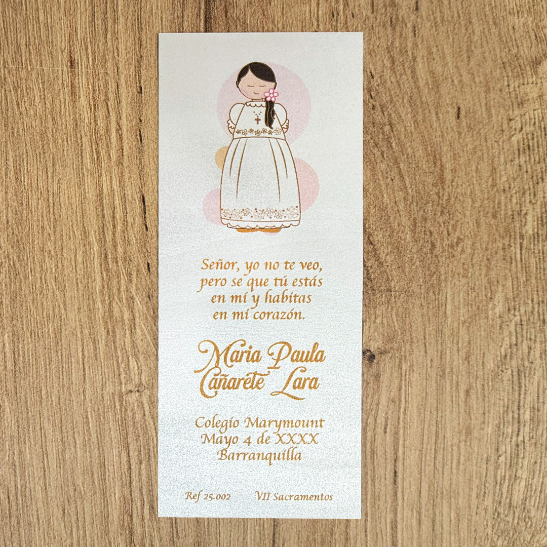 Paquete de 12 Estampas Tipo Separador para Primera Comunión Niña Cabello Oscuro– VII Sacramentos Colombia