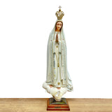 Estatua de la Virgen de Fátima con Manto en Tono Blanco y Detalles Escarchados Ojos Pintados - 60 cm (23.6”)