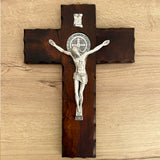 Cristo con Medalla de San Benito en Madera  – 32.5 cm