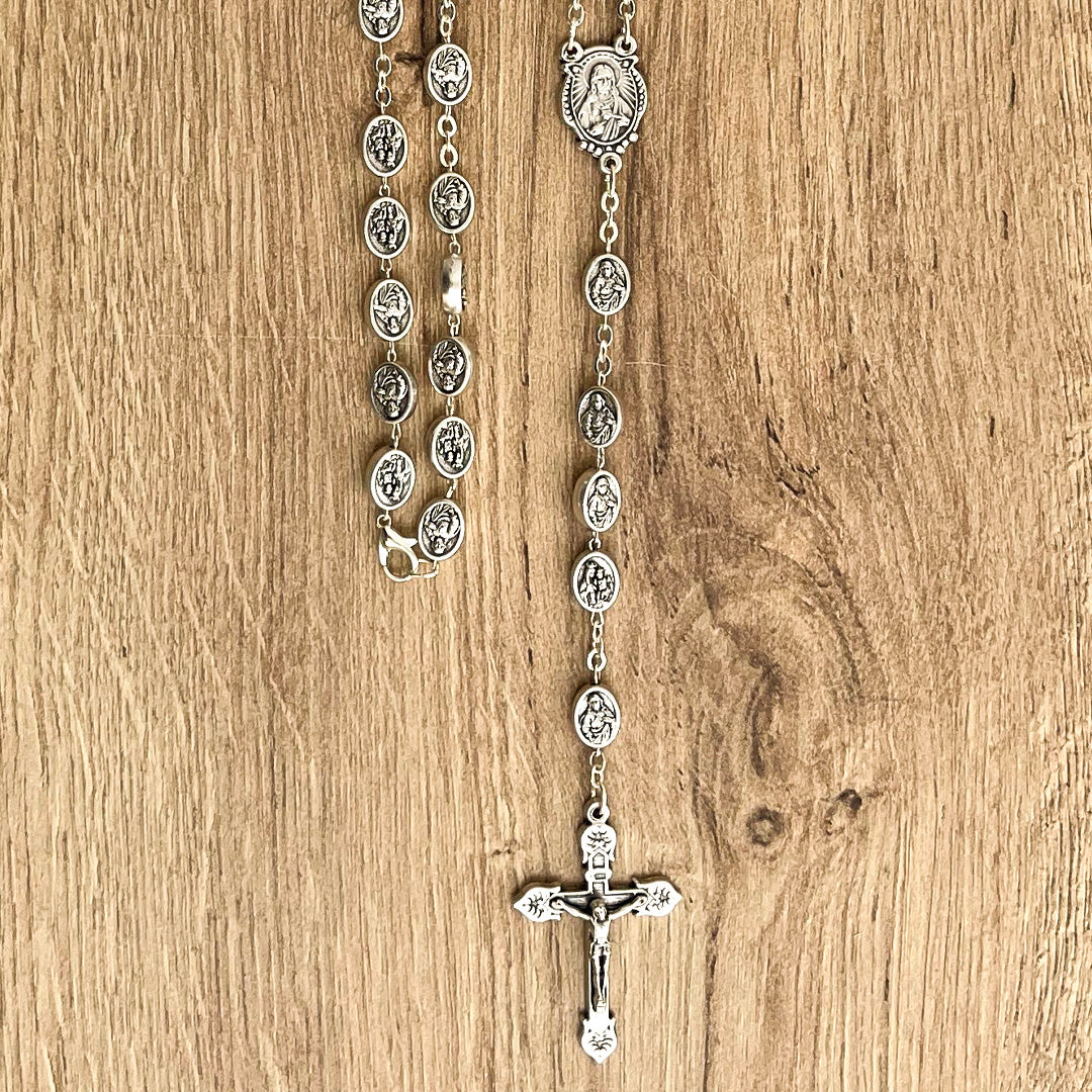 Rosario en Zamak Italiano – Virgen del Carmen y el Sagrado Corazón