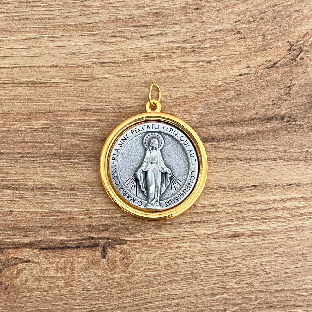 Denario de Perla de Vidrio 1cm con Medalla Religiosa