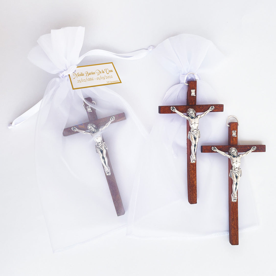 Crucifijo en Zamak o Alpaca con Madera – 13.5 cm x 7 cm x 6 Unidades