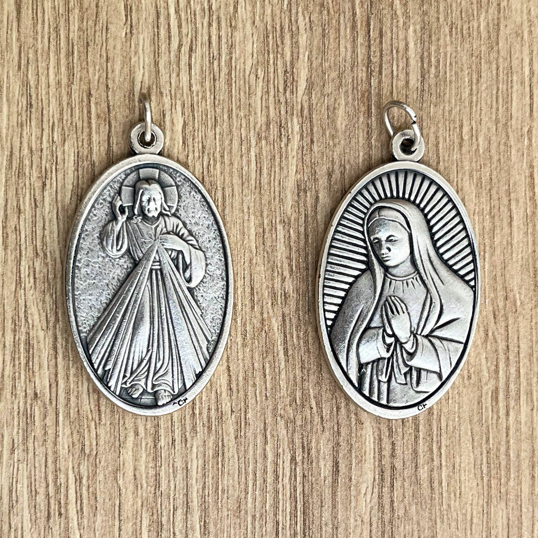 Medalla Italiana Ovalada Virgen de Guadalupe y Jesús de la Misericordia 4.5cm
