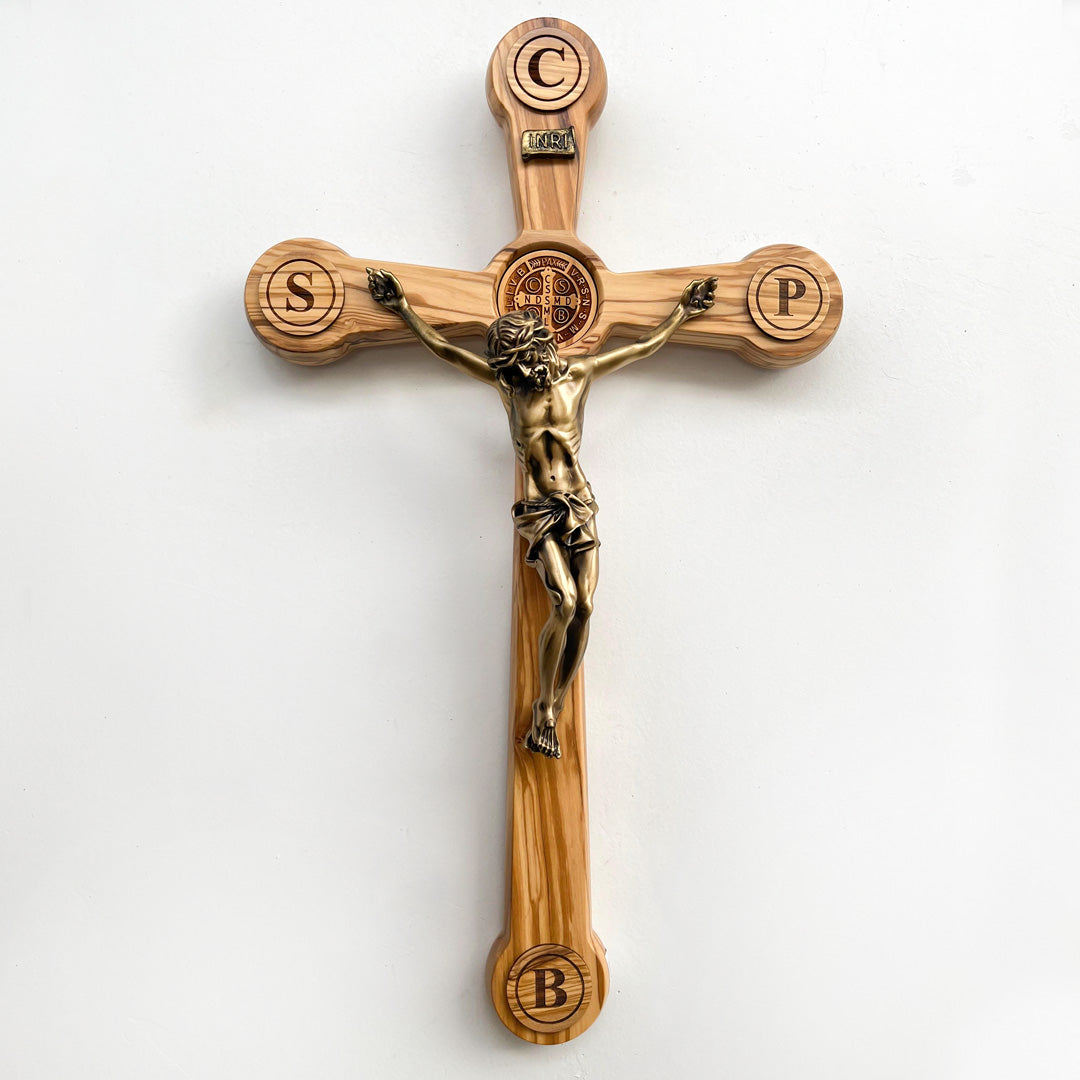 Cruz de Olivo San Benito con Cuerpo en Resina  –  49 cm