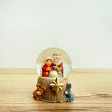 Bola de Nieve Nacimiento 6.5cm – Escena del Pesebre en Colores Pasteles