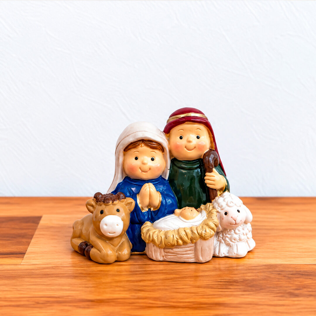 Nacimiento Pequeño con Animales – Sagrada Familia con Burrito y Cordero
