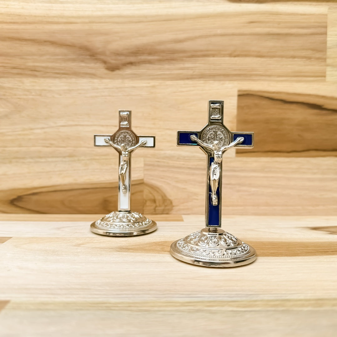 Cristo de San Benito con Base 8.5cm Blanco y azul – VII Sacramentos Colombia