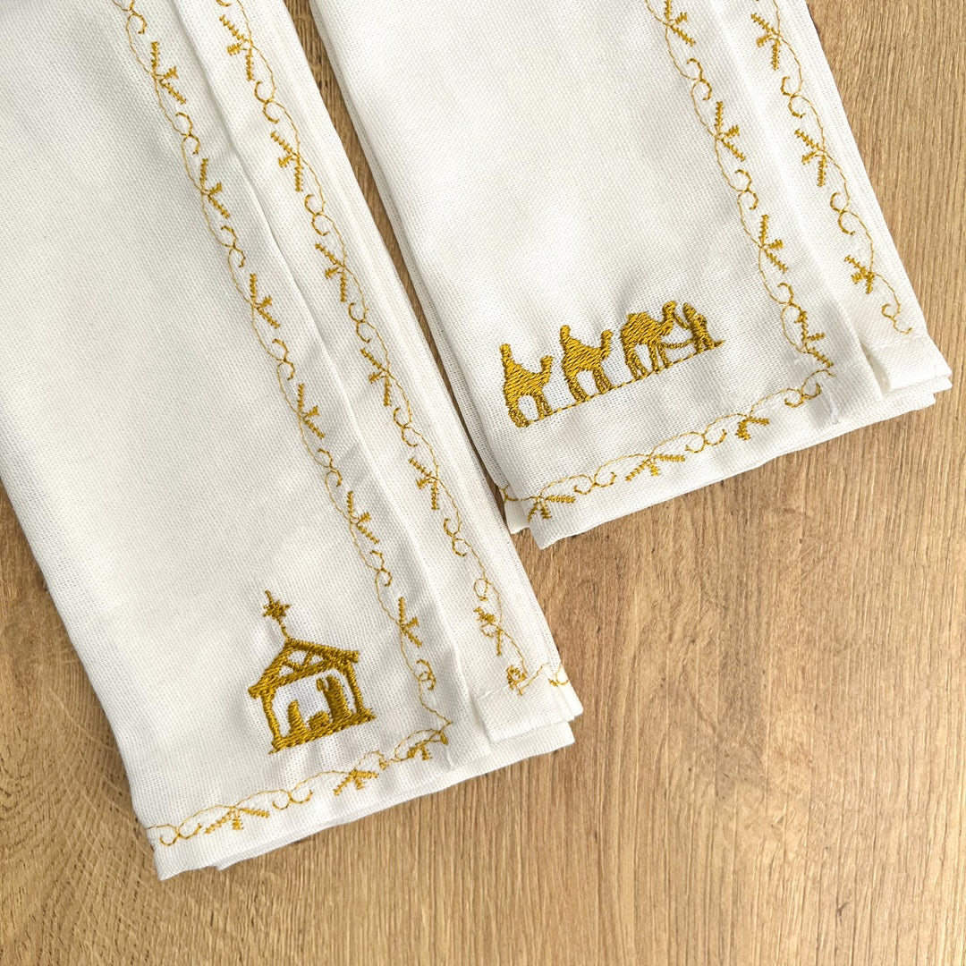 Set x 2 Servilletas en Tela – Nacimiento Bordado